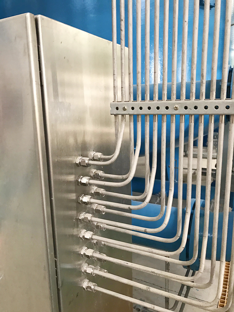 双卡套直通穿板接头在电厂仪控管路上应用