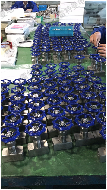 J61W DN15承插焊高温高压截止阀